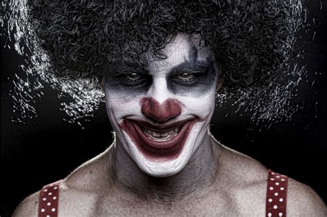 Video Halloween Qui Fait Peur Avec Le Son Facebook Ça et 25 clowns qui font (très) peur à l'écran !: Dark Clown - AlloCiné
